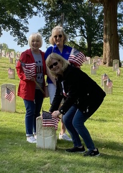 Chapter members placed flags on graves in conjunction with the Boy Scouts on May 27 for the memorial day, ceremony. In attendance was Regent Karen Kivette,Vice Regent Melissa Tanner, Registrar Eva Garrett, Past Regent, Linda Lopez, Past Regent Anita Mashburn, Chapter Member Bev Deville. 